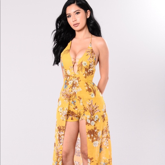 Fashion Nova Dresses & Skirts - Floral Hi-Lo Dress NWT 💐